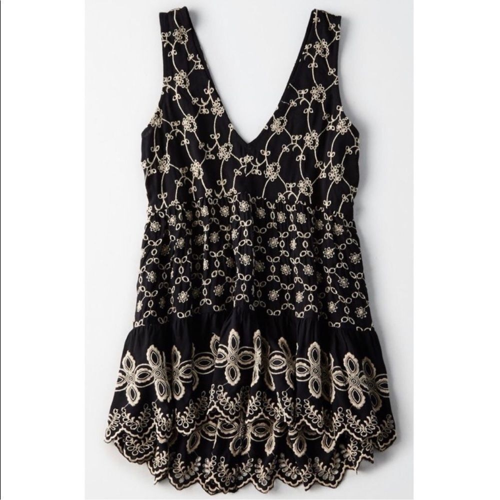 American Eagle Embroidered Eyelet Shell Top Boho XS Black Cream